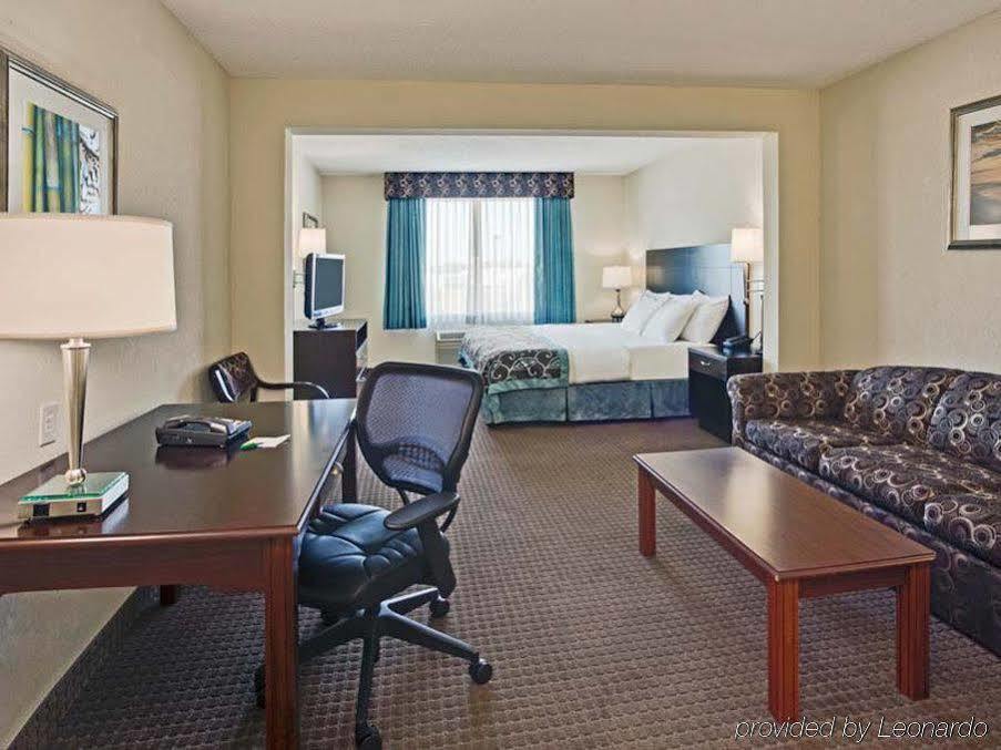 Hotel La Quinta By Wyndham Clearwater South Extérieur photo